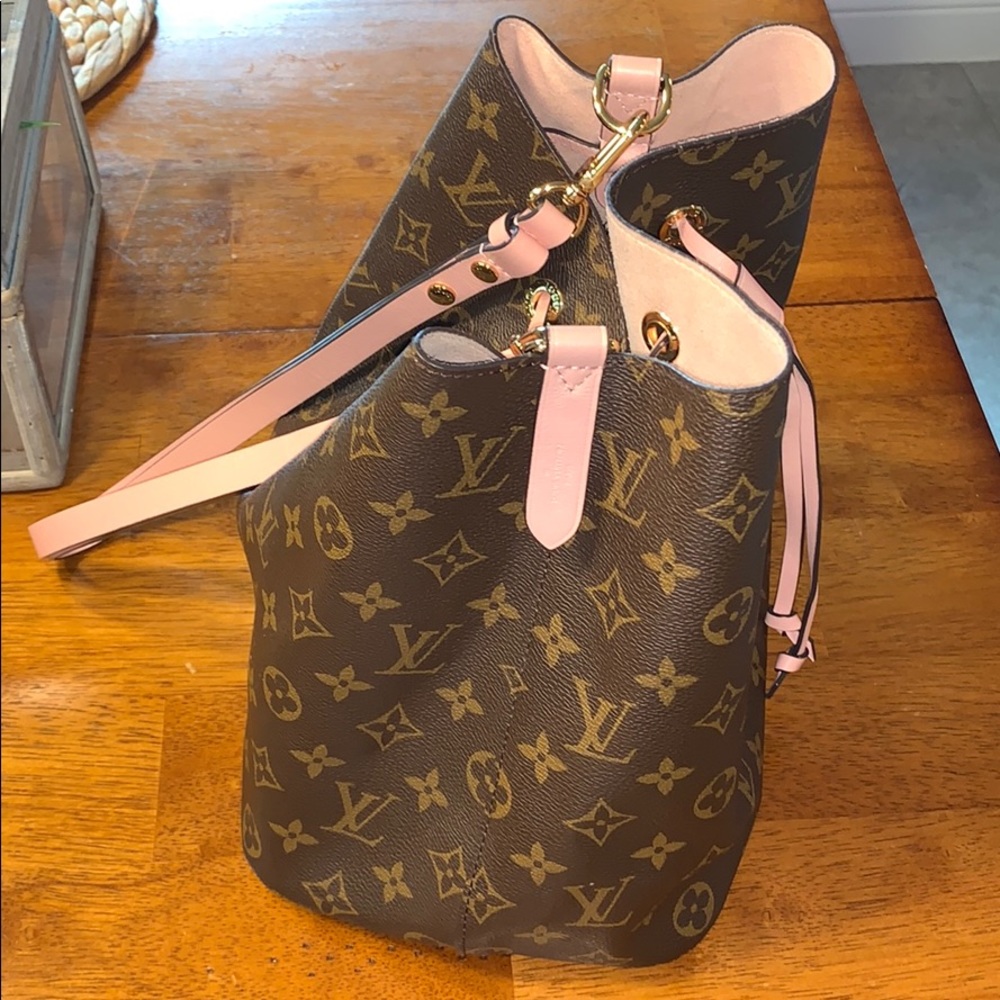 LV Neo Noe in monogram and rose poudre